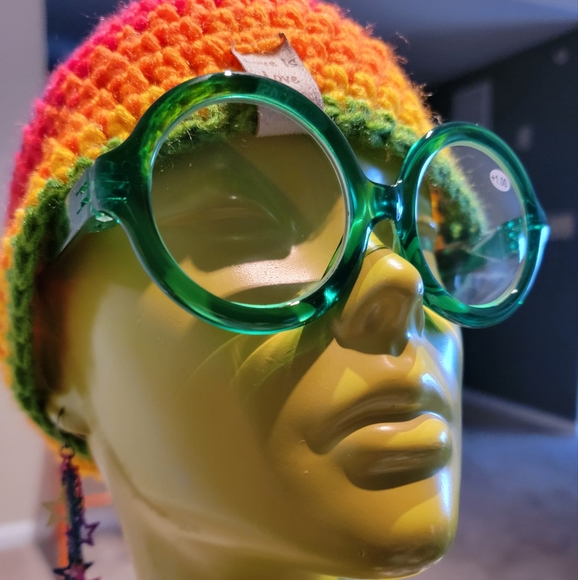 Readers +1.00 - Picture 2 of 5